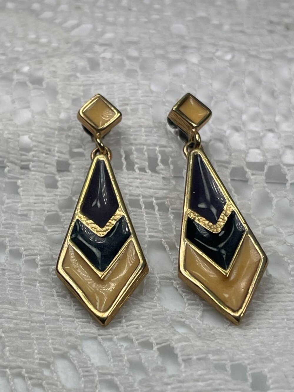 Vintage Park Lane Drop Earrings Gold-Tone Chevron Design Beige & Black Enamel Ge - Picture 3 of 13